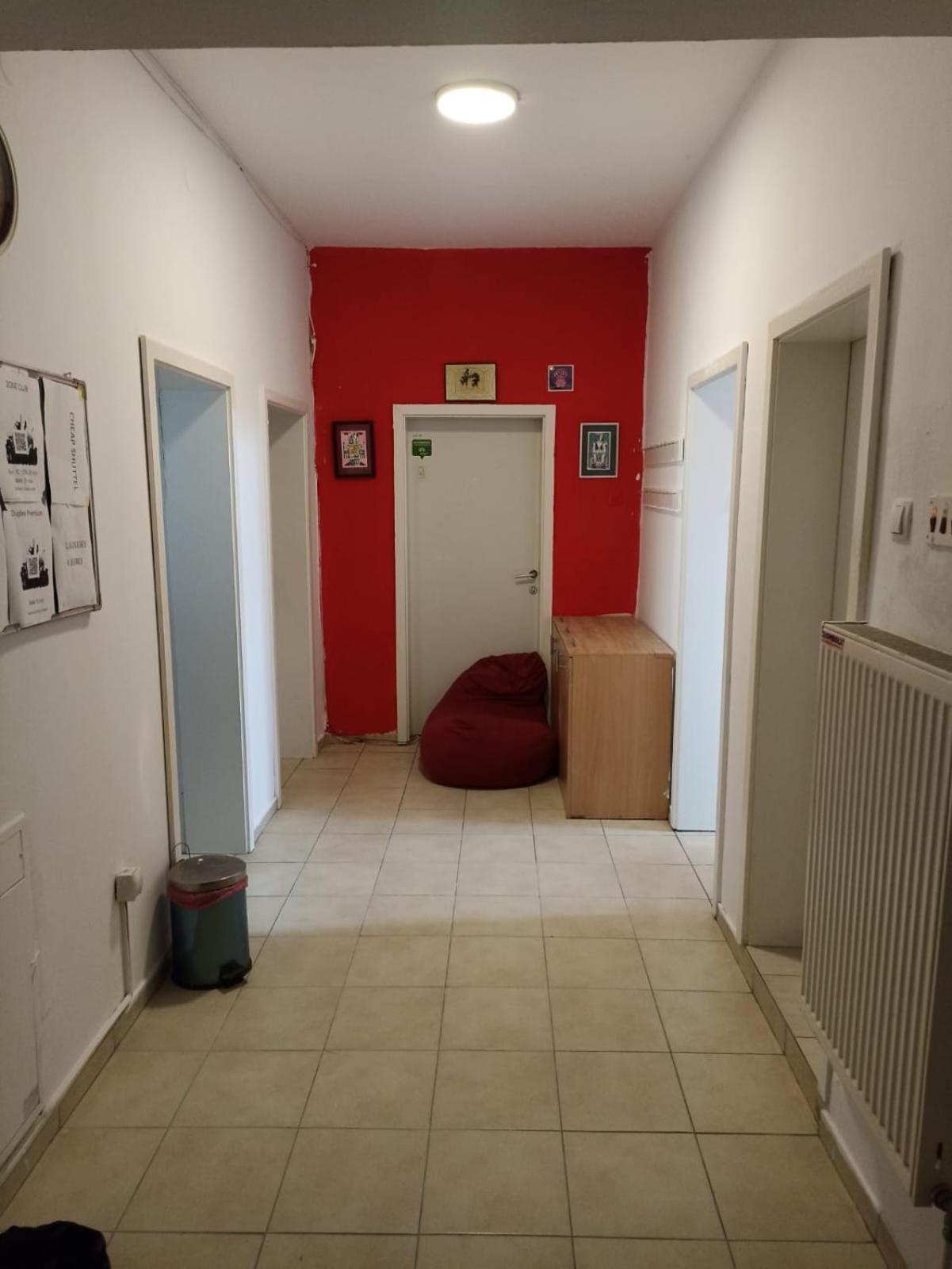Newborn Center Hostel All Day Free Coffee Pristina Exterior foto